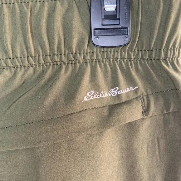 Eddie Bauer Women’s Olive Green Pants - Picture 8 of 9